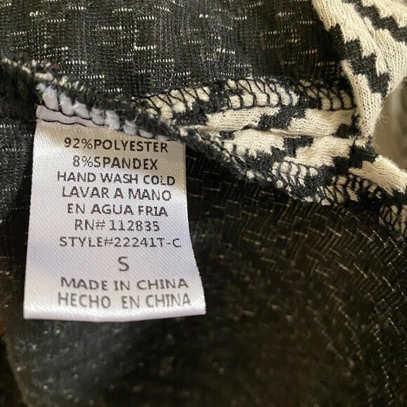 Altar'd State Women's Cream Chevron Embroidered Peasant Bohemian Blouse Small - Picture 9 of 10